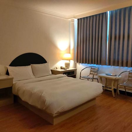 Dc Hotel Тайчжун Экстерьер фото