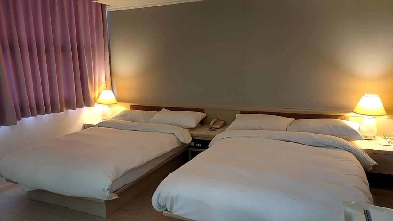 Dc Hotel Тайчжун Экстерьер фото