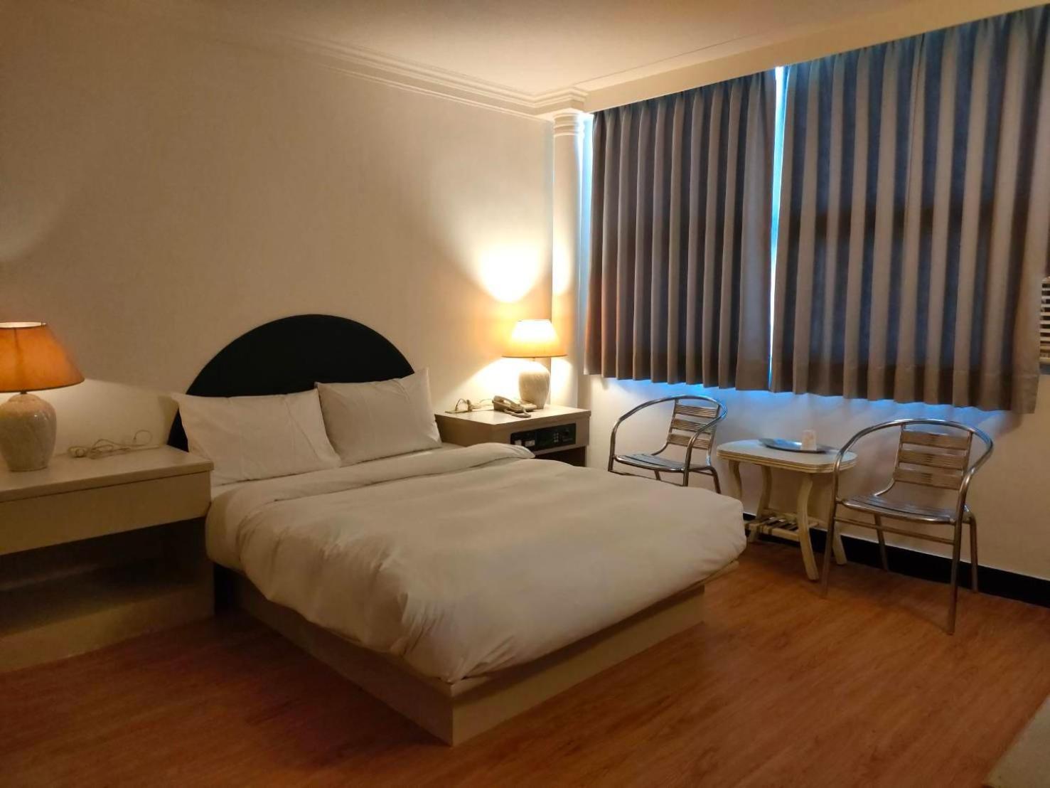 Dc Hotel Тайчжун Экстерьер фото